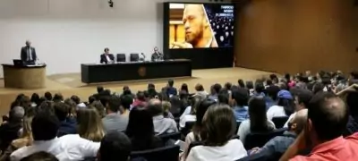 Imagem de um auditório onde aconteceu o seminário de comunicação de mandato e o tema mobilização política foi abordado pelo palestrante Fabrício Moser